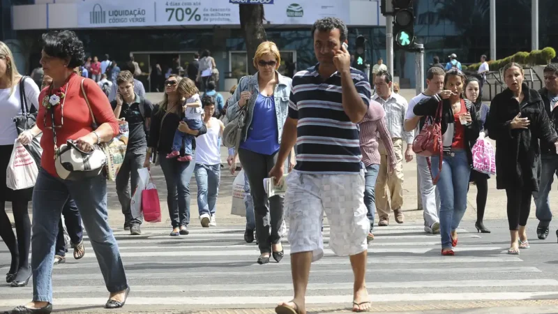 Taxa de desemprego recua em 15 estados no segundo trimestre, diz IBGE