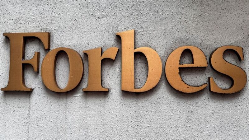 Veja quem subiu ou desceu no ranking das pessoas mais ricas do mundo da revista Forbes