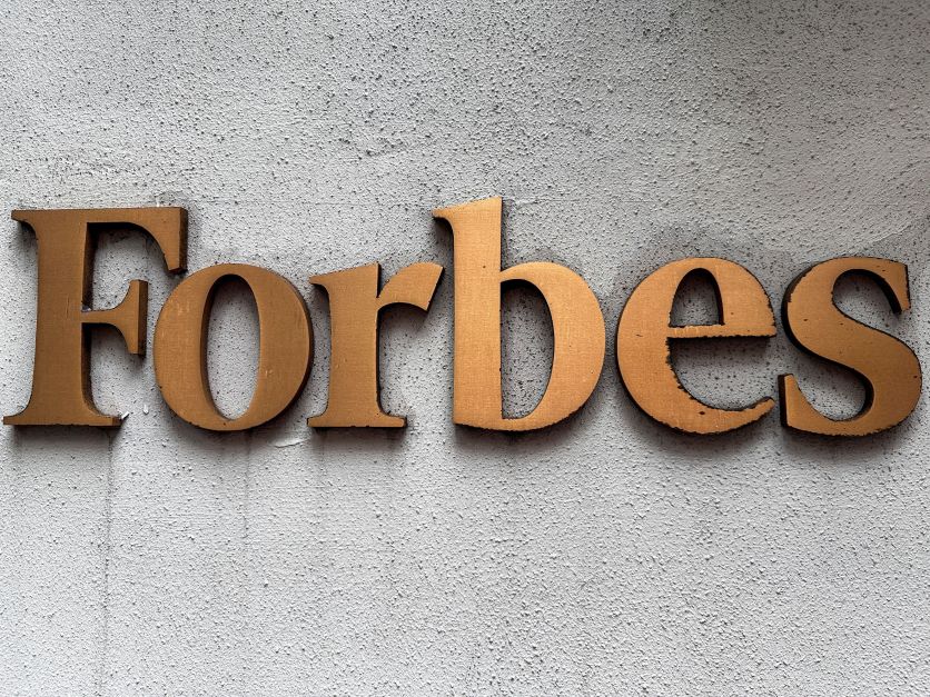 Veja quem subiu ou desceu no ranking das pessoas mais ricas do mundo da revista Forbes