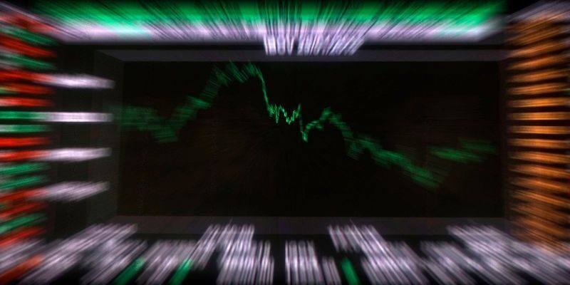 Bolsa sobe com Petrobras e à espera de juros nos EUA e no Brasil; dólar cai a R$ 5,51