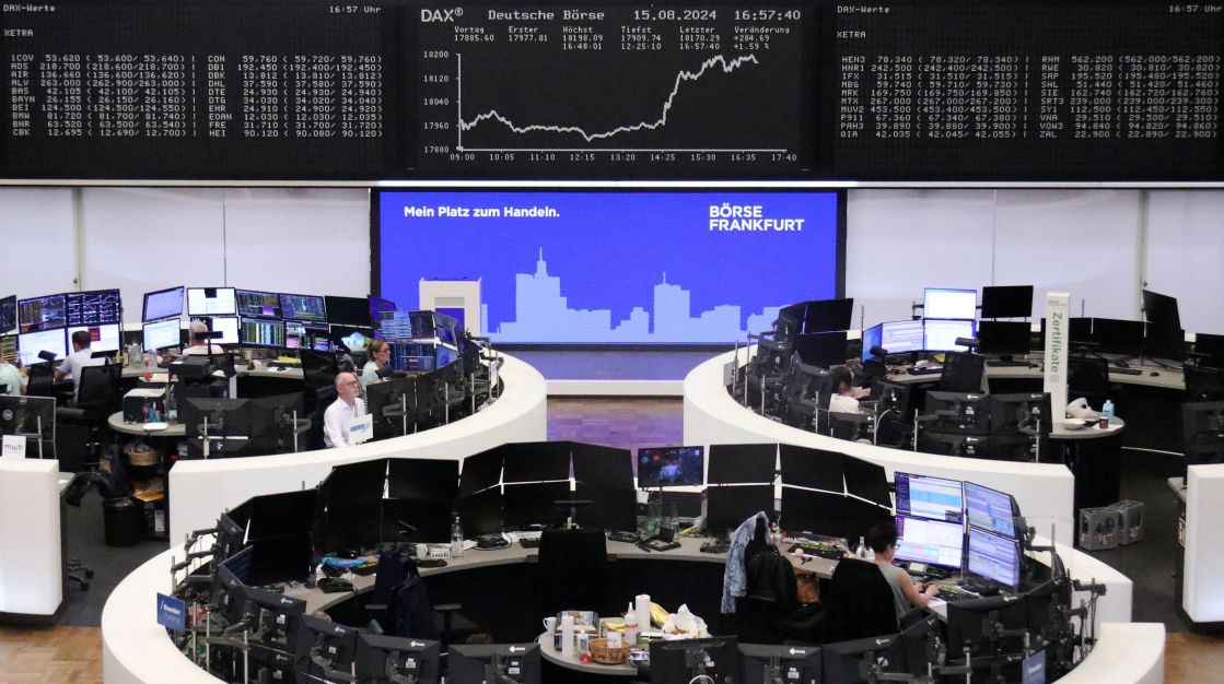 Bolsas europeias buscam recuperação, mas persiste tensão na espera por dados nos EUA