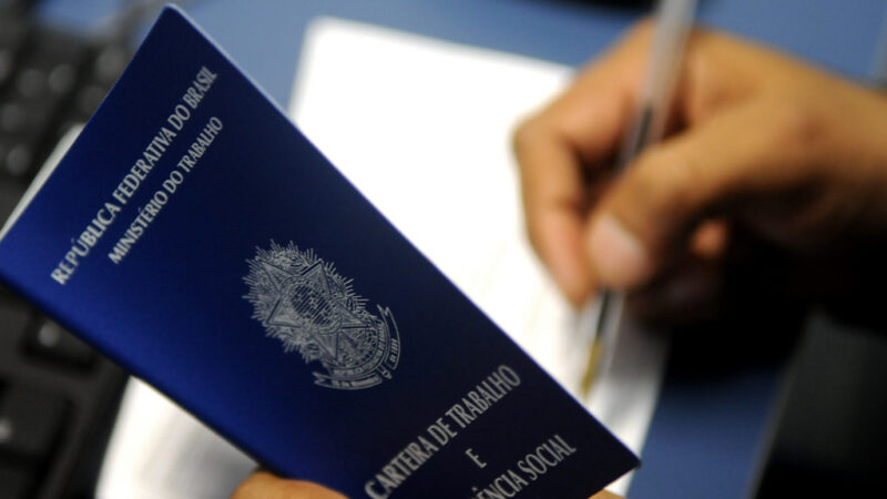 Brasil abre 232 mil vagas de emprego em agosto, mostra Caged