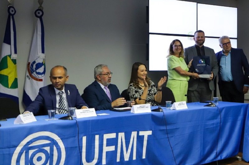 Coletânea com diagnósticos de 13 bacias é lançada em Cuiabá – Jornal Advogado – Em Mato Grosso