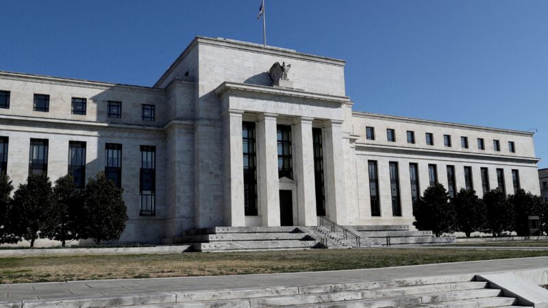 Confiança de investidores globais sobe com otimismo sobre corte de juros pelo Fed, diz BofA