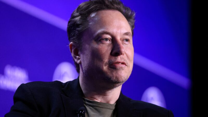Elon Musk caminha para se tornar primeiro trilionário do mundo