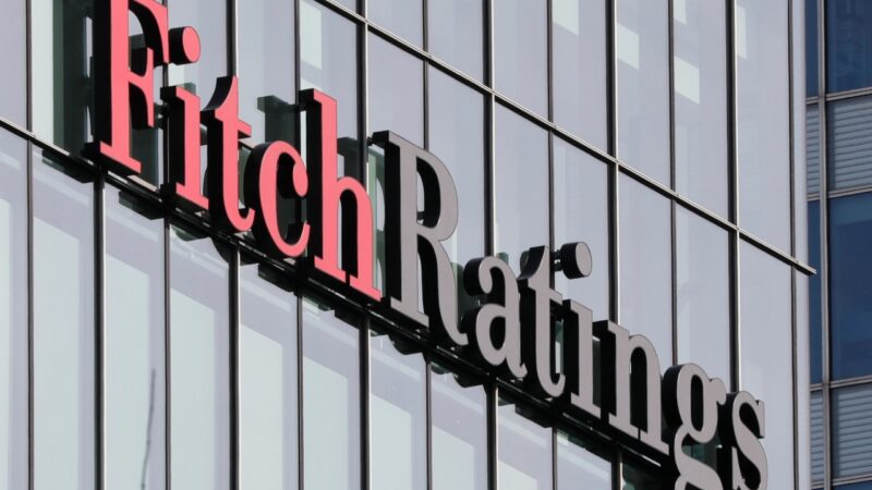 Fitch Ratings eleva projeção do PIB global em 2024, mas vê desaceleração em 2025