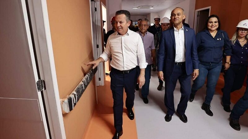 Governador Mauro Mendes e reitor da UFMT Evandro Silva faz vistoria na obra do hospital Júlio Müller – Jornal Advogado – Em Mato Grosso