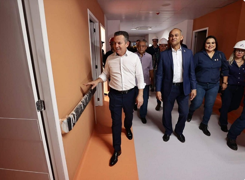 Governador Mauro Mendes e reitor da UFMT Evandro Silva faz vistoria na obra do hospital Júlio Müller – Jornal Advogado – Em Mato Grosso