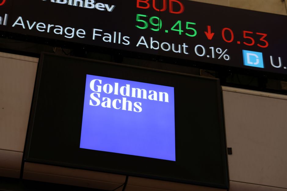 IA pode reduzir consumo do petróleo na próxima década, diz Goldman Sachs