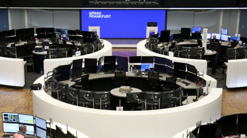 Bolsas da Europa fecham mistas e Frankfurt reduz baixas após Merz