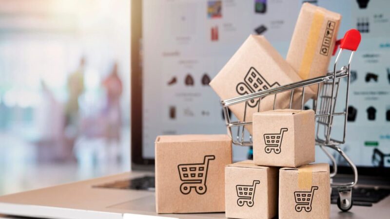 Mais da metade dos brasileiros estão economizando para Black Friday, diz pesquisa