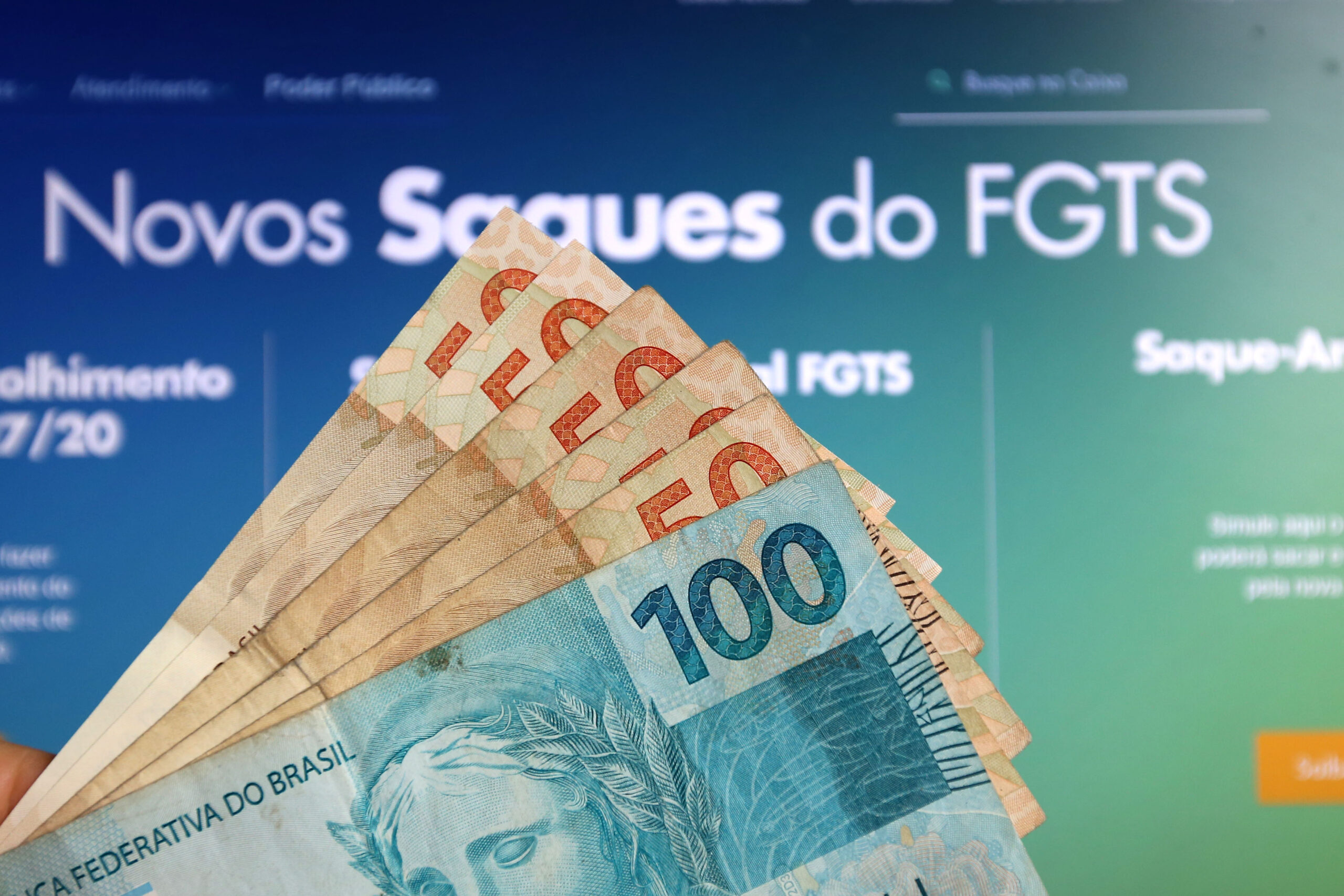 Na mira do governo, saque-aniversário consumiu “um ano“ de Minha Casa, Minha Vida
