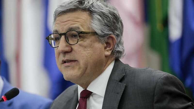 Padilha reitera compromisso do governo com metas fiscais e de inflação