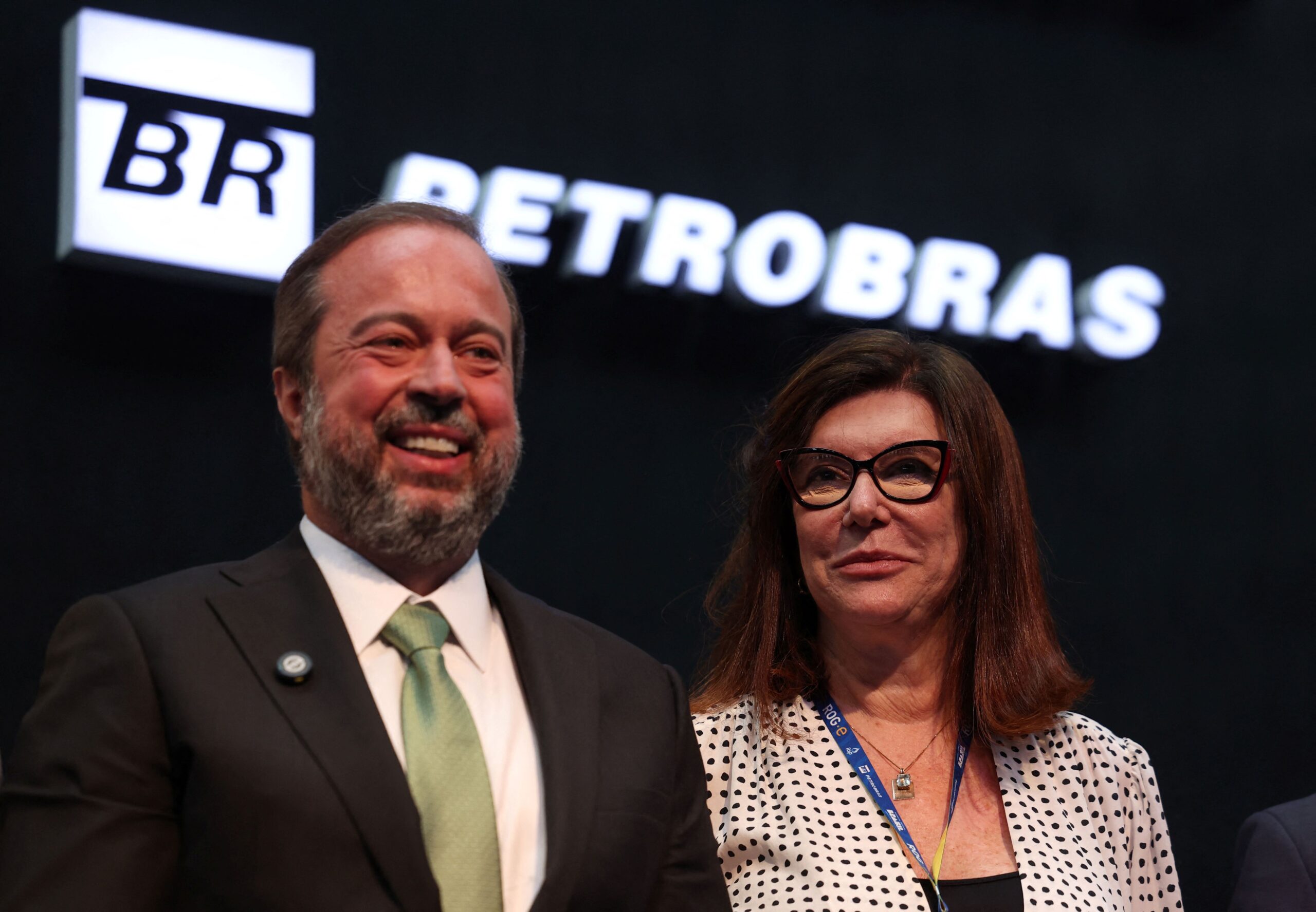 Petrobras vai “garimpar“ gás e reabrir poço em Roncador, na Bacia de Campos