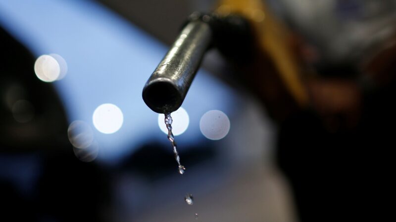Preço da gasolina fecha setembro em leve queda e apontam para estabilidade, diz pesquisa
