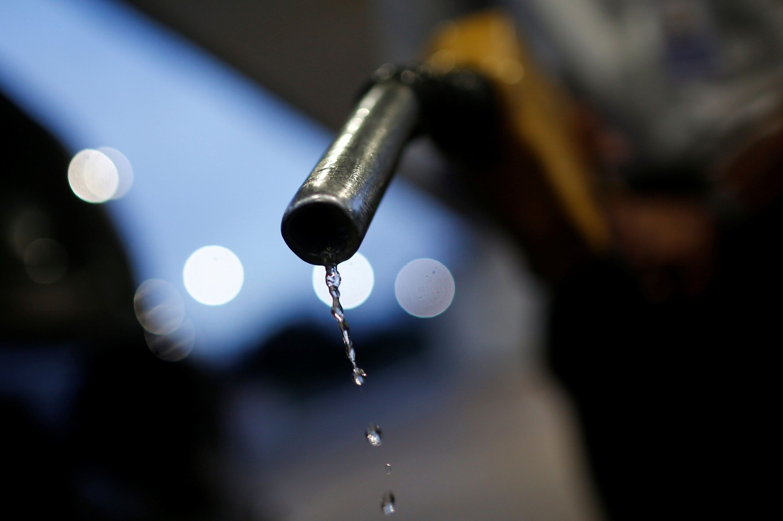 Preço da gasolina fecha setembro em leve queda e apontam para estabilidade, diz pesquisa