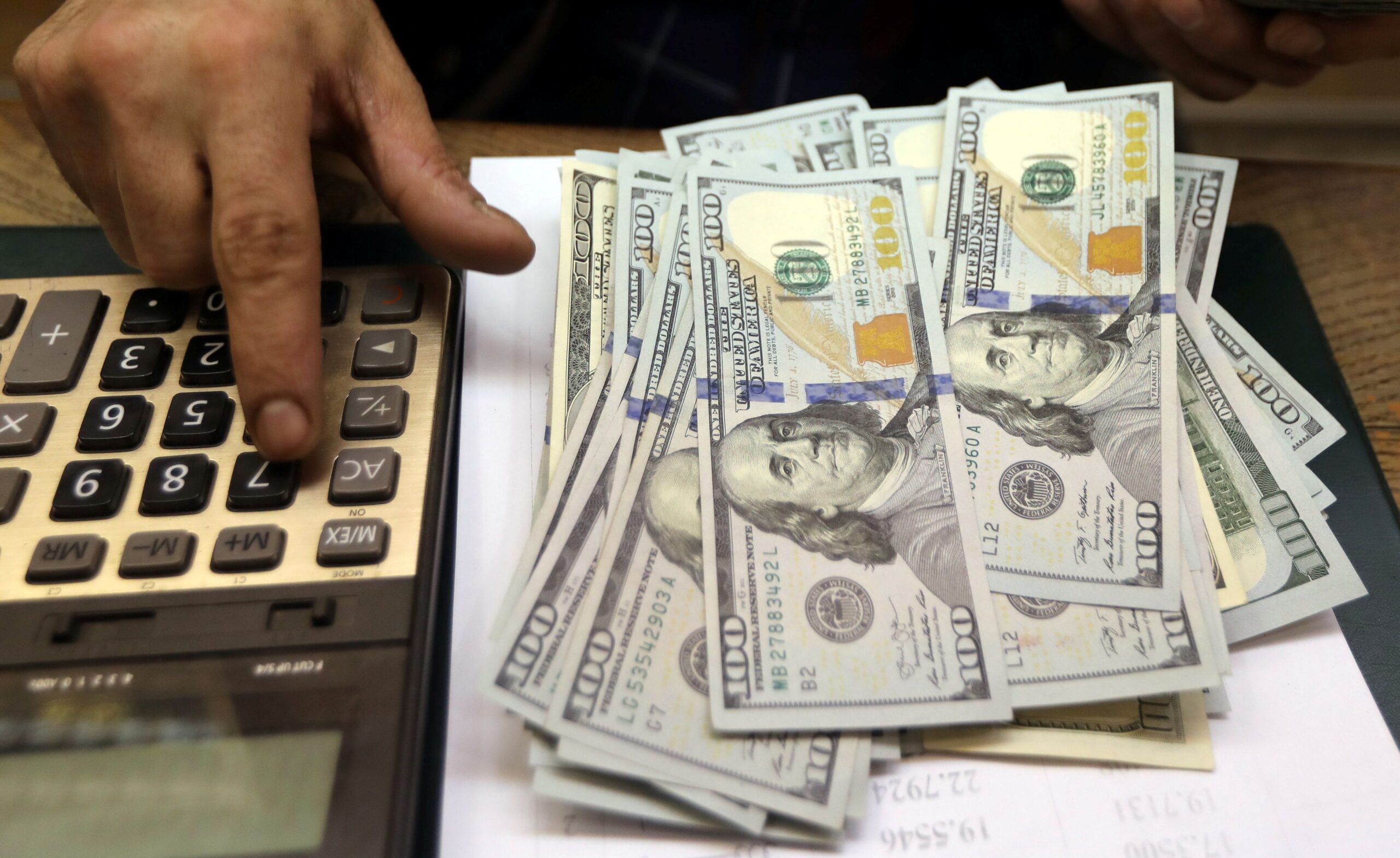 Real é moeda que mais valorizou em setembro em comparação ao dólar