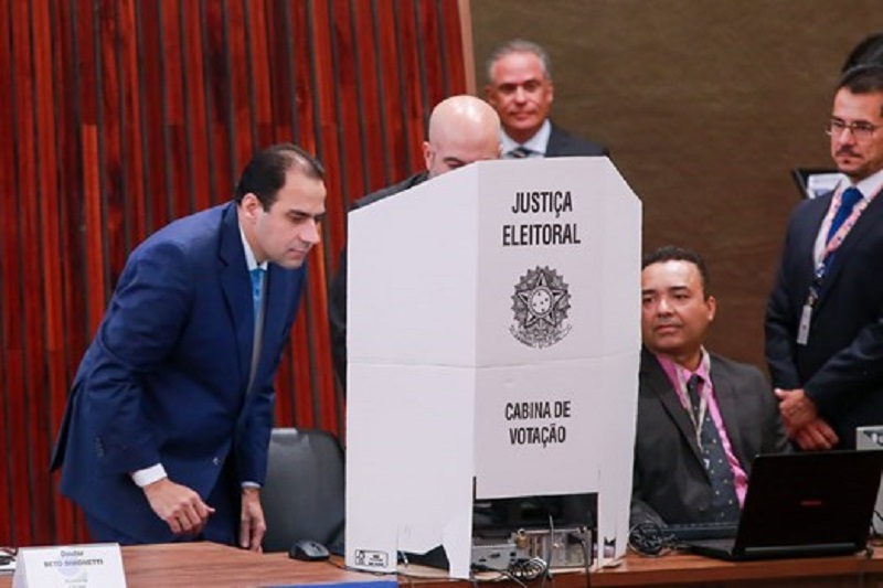 Simonetti reafirma que a OAB e o TSE têm o compromisso de garantir um pleito justo e conforme a lei – Jornal Advogado – Em Mato Grosso