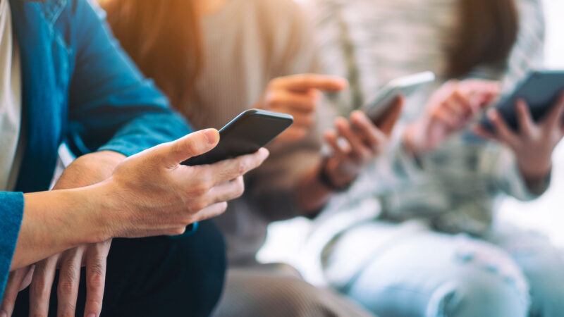 Vendas de smartphones de marcas estrangeiras na China caem 12,7% em agosto