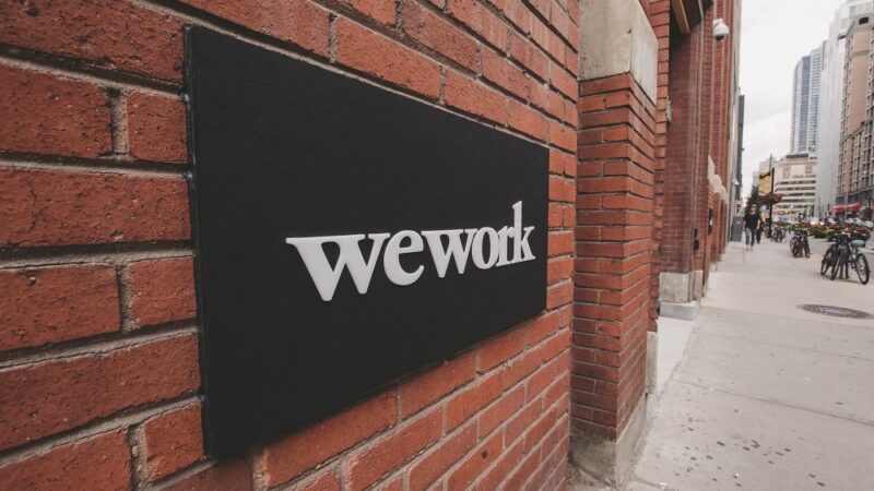 WeWork é alvo de liminar de despejo por atrasar aluguel; empresa nega