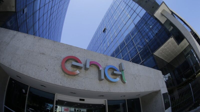 Ação da Enel sobe em Milão enquanto milhares seguem sem luz em SP