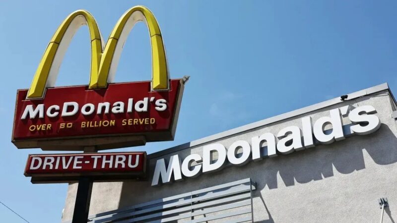 Ações do McDonald’s caem após suspeita de contaminação em hambúrguer nos EUA