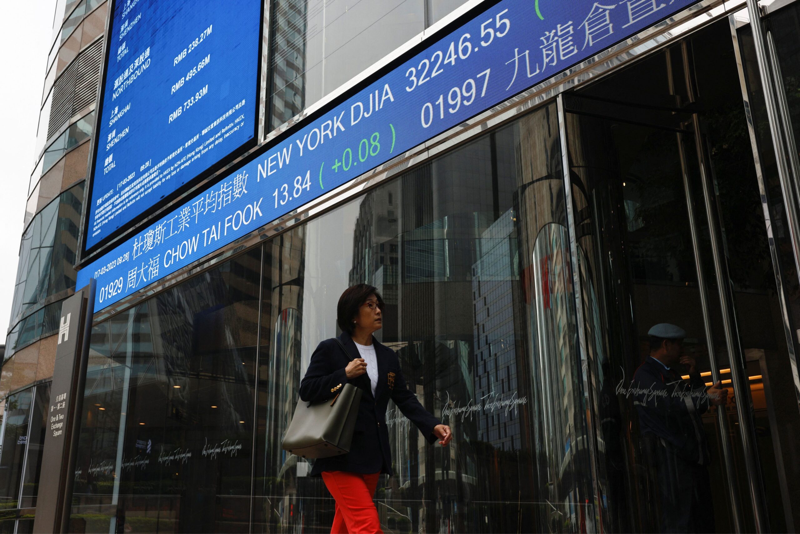Ações na China sobem lideradas por setores imobiliário e financeiro após estímulo