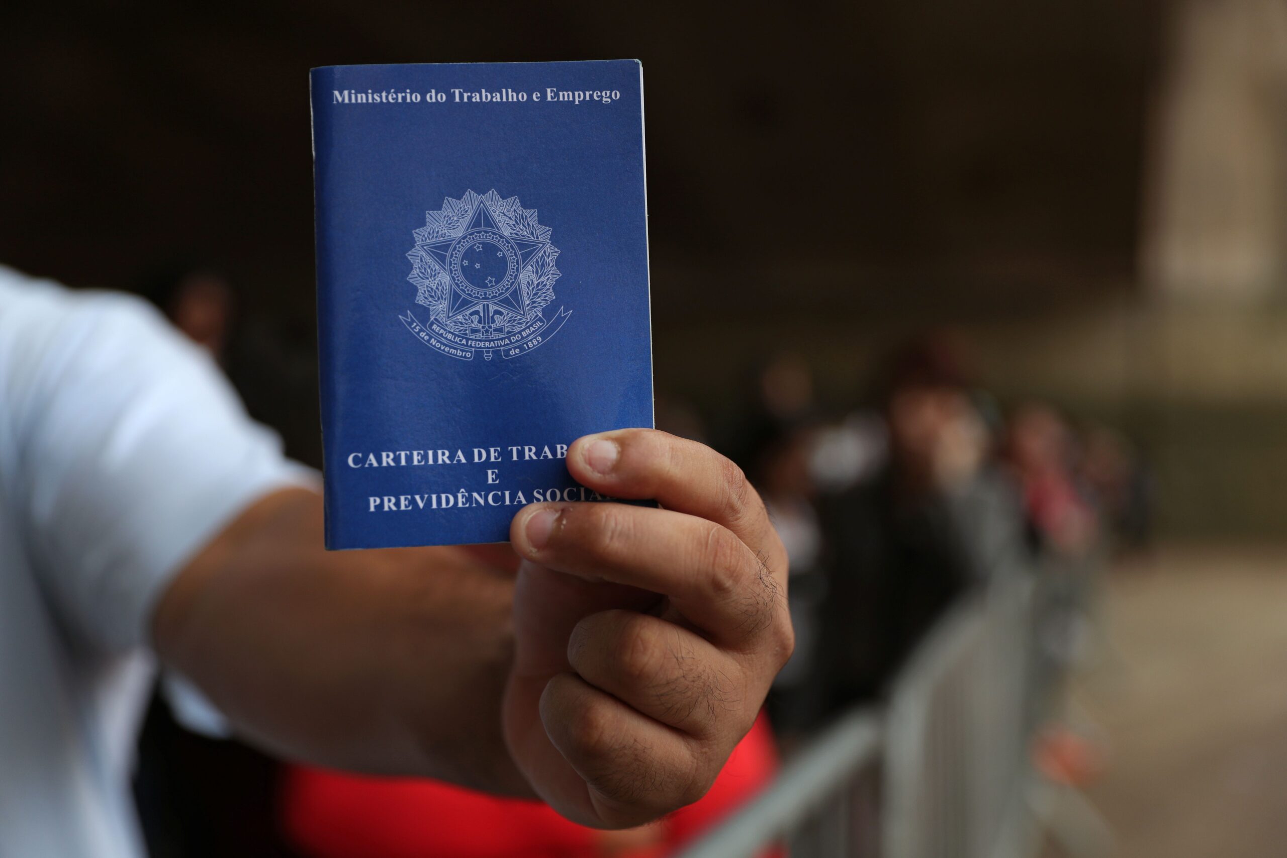 Brasil registra abertura de 106,6 mil vagas formais de trabalho em novembro