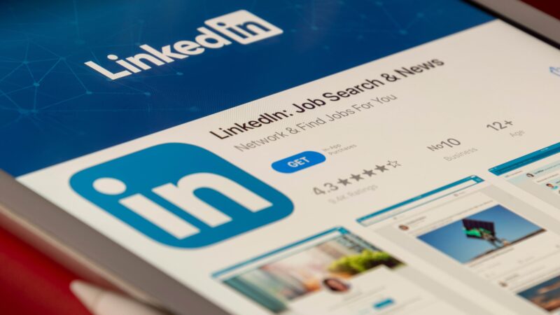 Atividade dos brasileiros no LinkedIn quase dobra com chegada de vídeos, diz plataforma