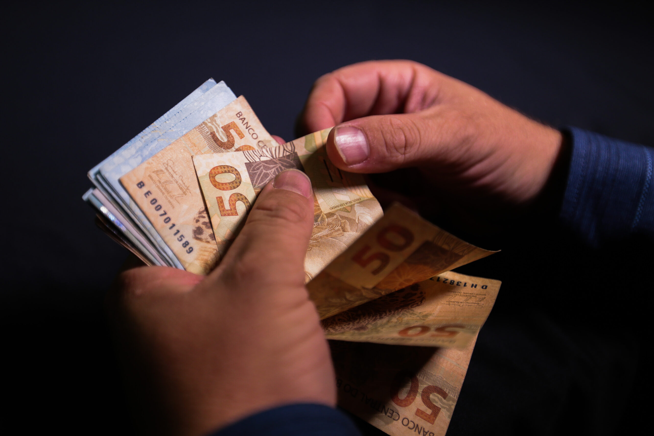 Avaliada pelo governo, limitação de “supersalários“ poderia gerar economia de R$ 5 bi