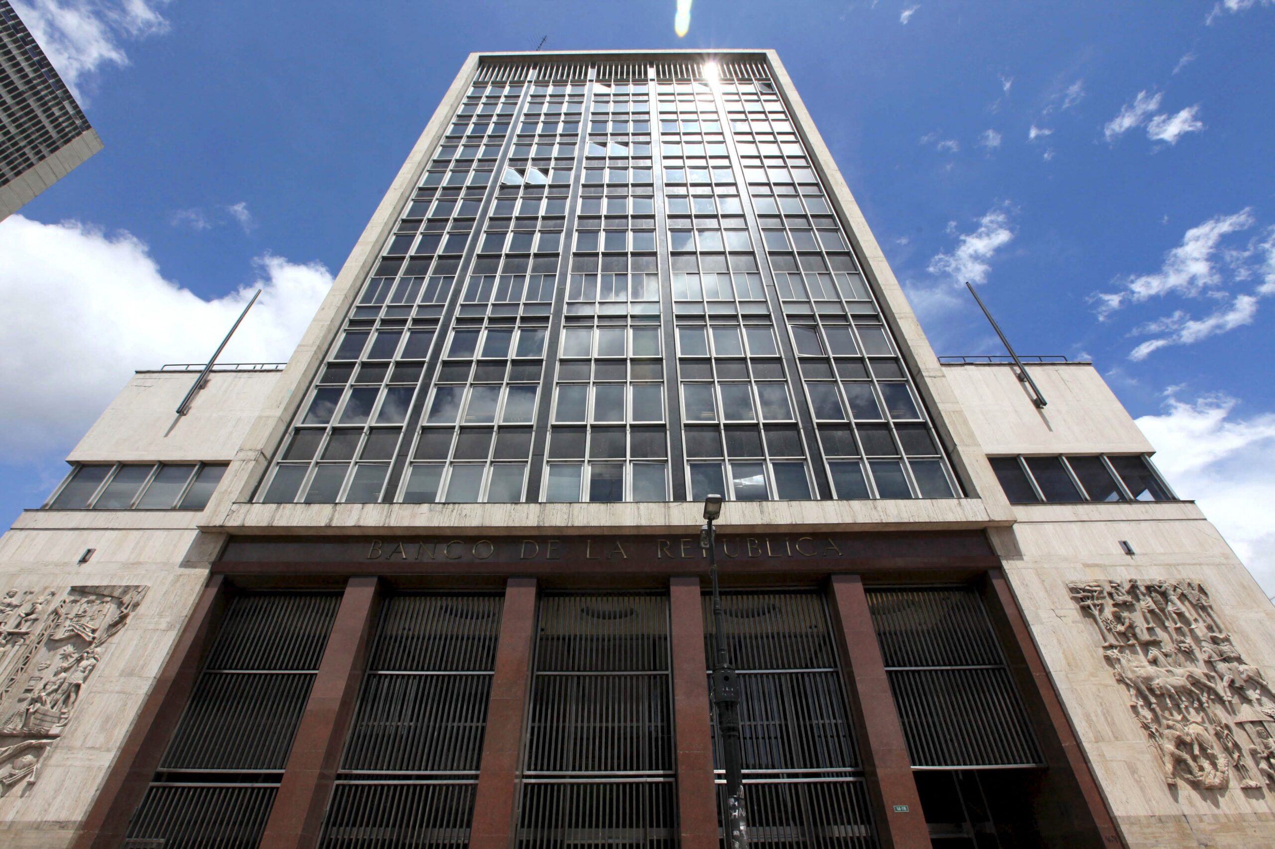BC da Colômbia reduz taxa de juros em 0,5 ponto, de 10,25% para 9,75%