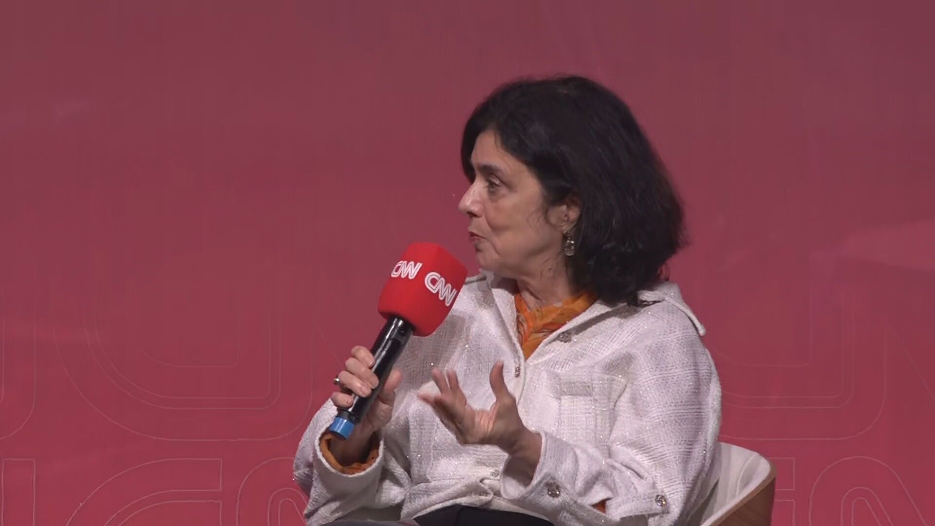 Bets fazem mal à saúde e devem ser tratadas como tabagismo, diz Nísia Trindade ao CNN Talks