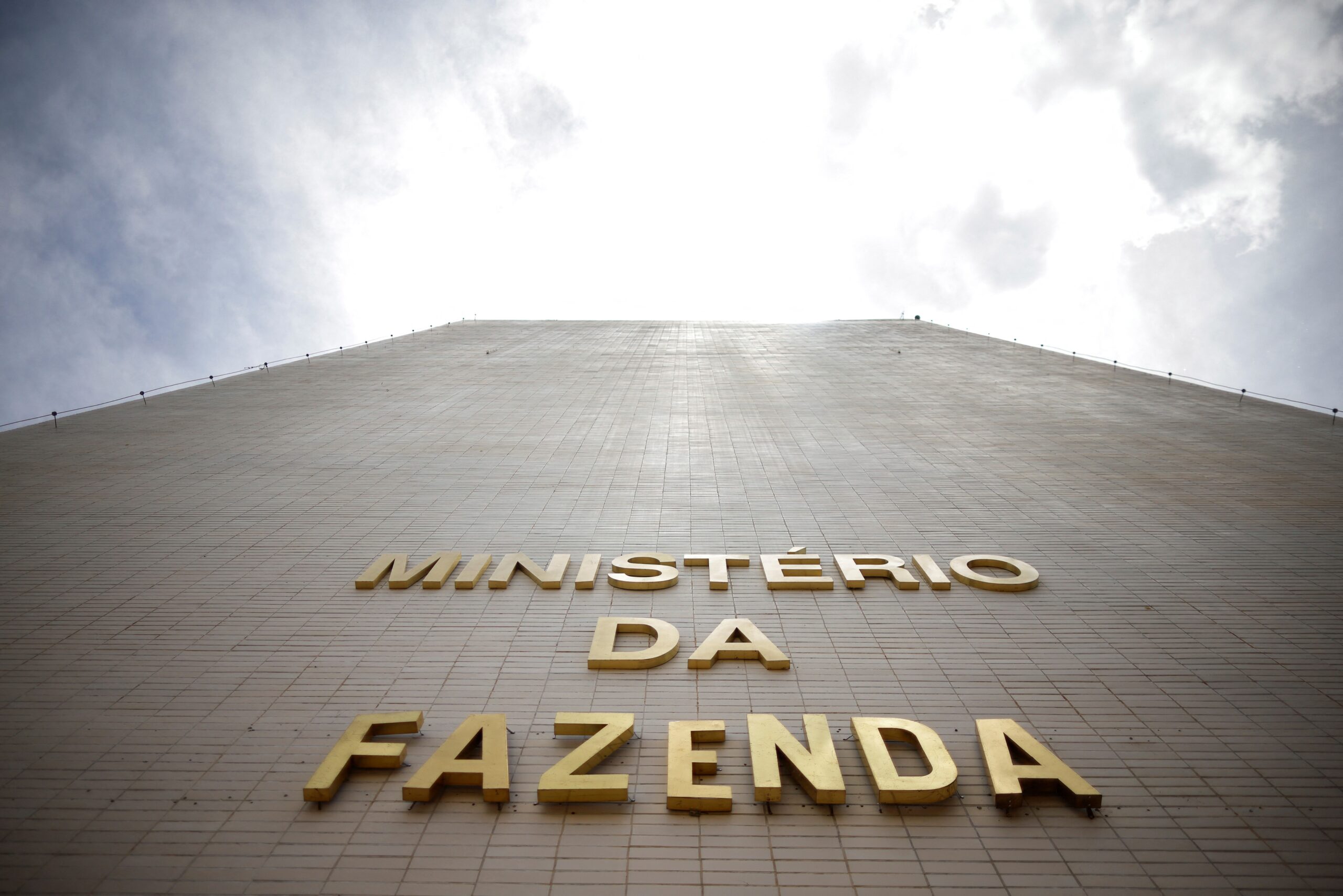 Bets têm que devolver dinheiro de usuários mesmo depois de banimento, diz secretário de apostas