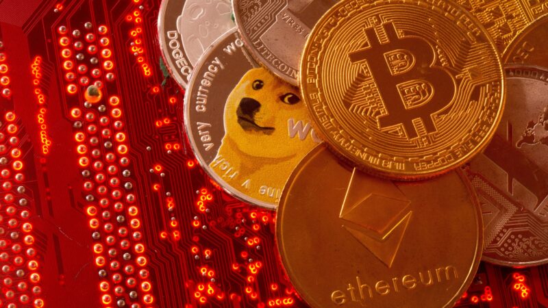 Bitcoin recua após frustração com anúncio de estímulo pela China