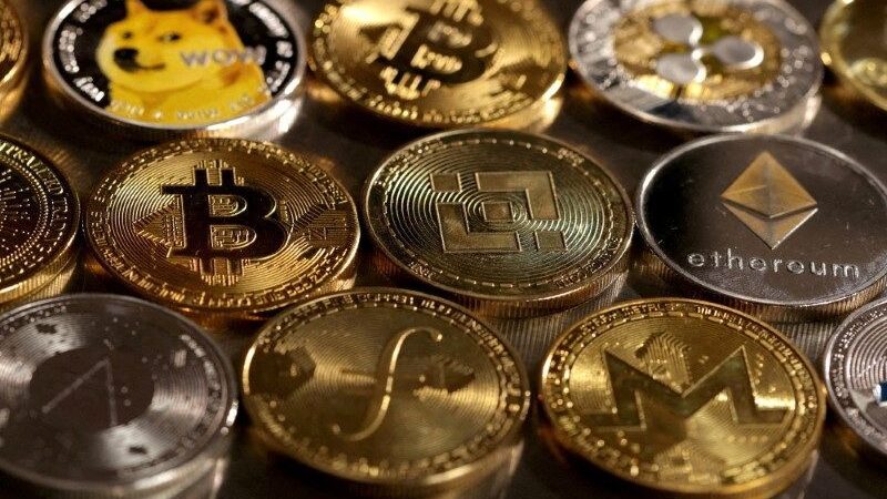 Bitcoin sobe à espera de definições políticas e macro