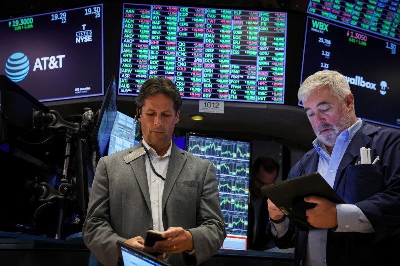 Bolsas em NY caem com tensões no Oriente Médio e de olho em dados sobre empregos