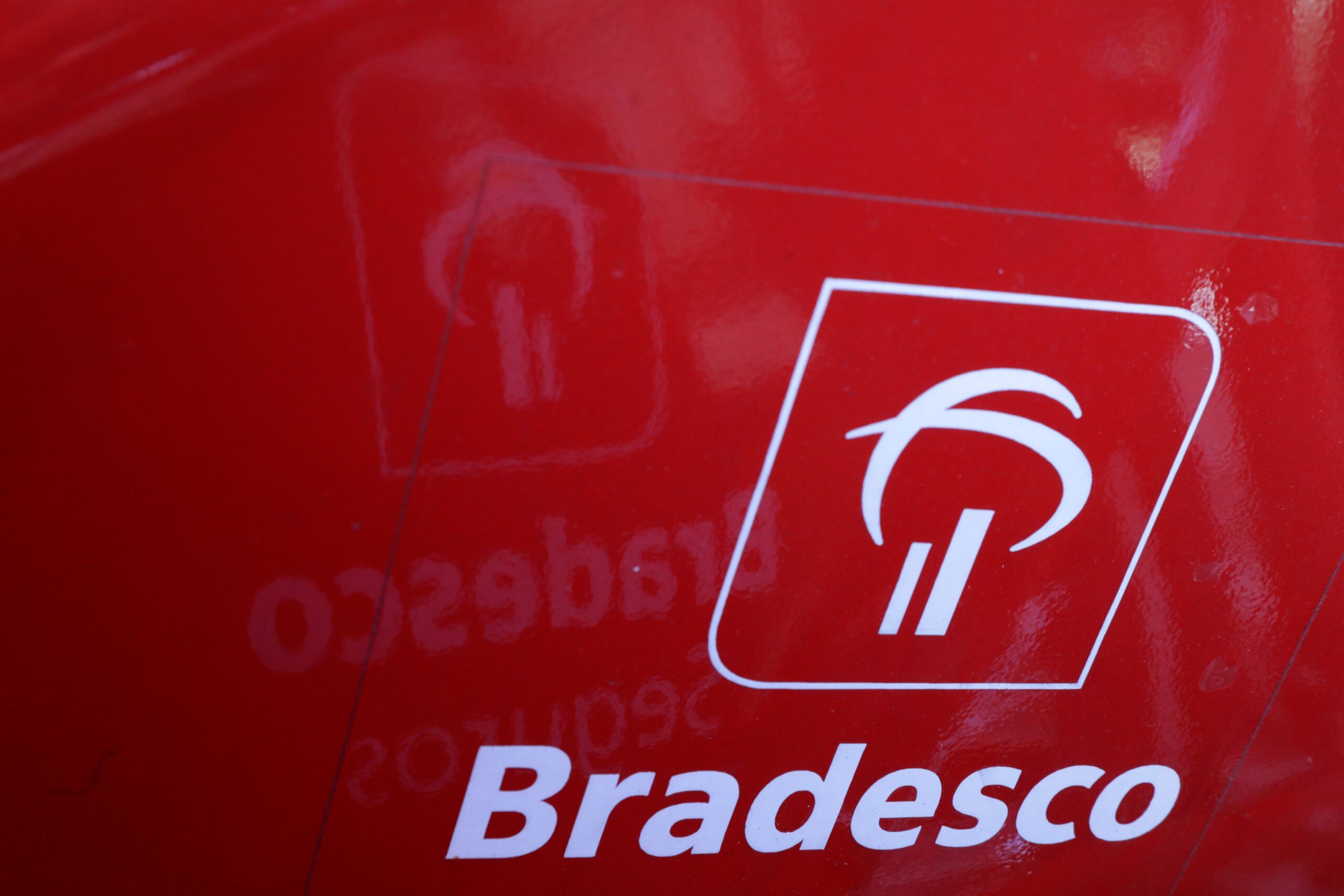 Carteira de crédito do Bradesco teve alta de 3,5% no trimestre, mas risco está controlado, diz presidente