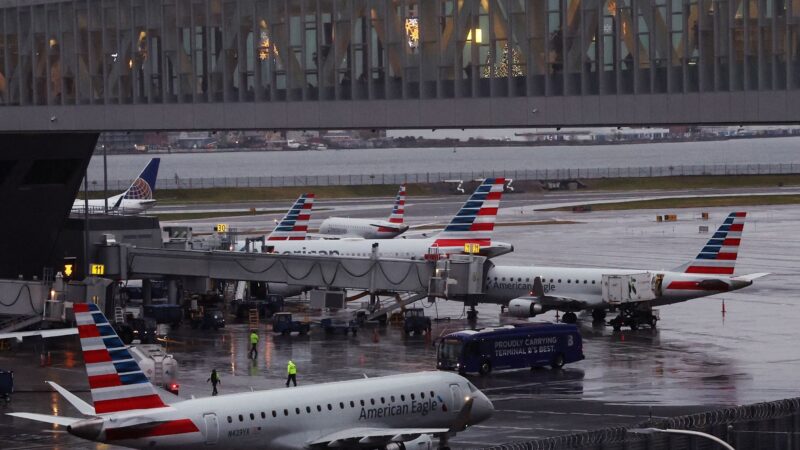 Com falta de interessados, EUA ampliam lista de profissionais que controlam tráfego aéreo