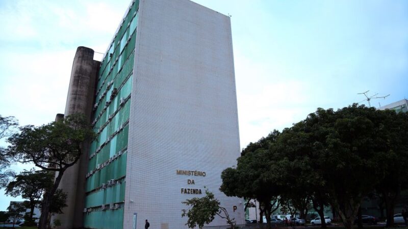 Com tributária e investimento, Fazenda crê que PIB poderá crescer de 3% a 3,5% sem inflação
