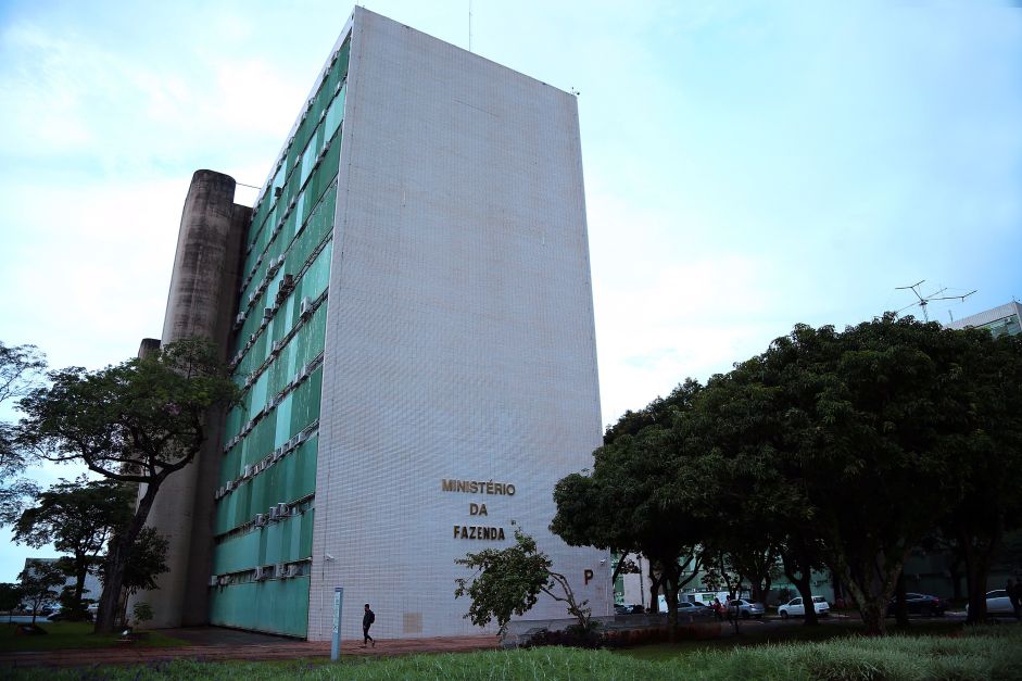 Com tributária e investimento, Fazenda crê que PIB poderá crescer de 3% a 3,5% sem inflação