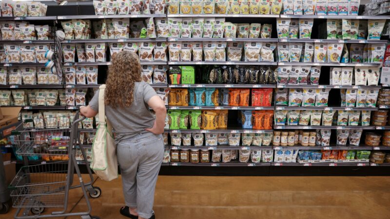 Confiança do consumidor dos EUA cai em outubro