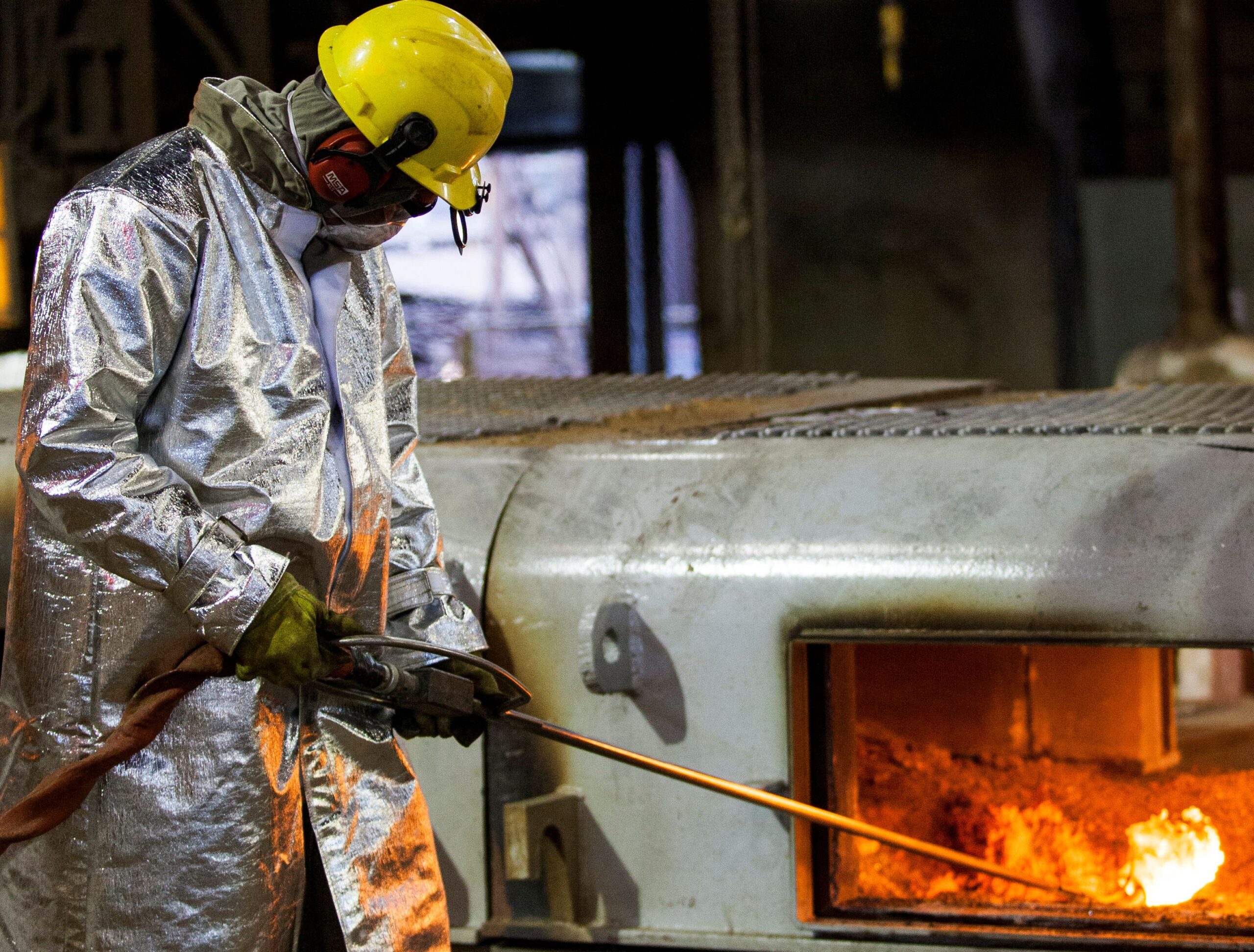 Expansão da indústria brasileira ganha força em setembro, indica PMI