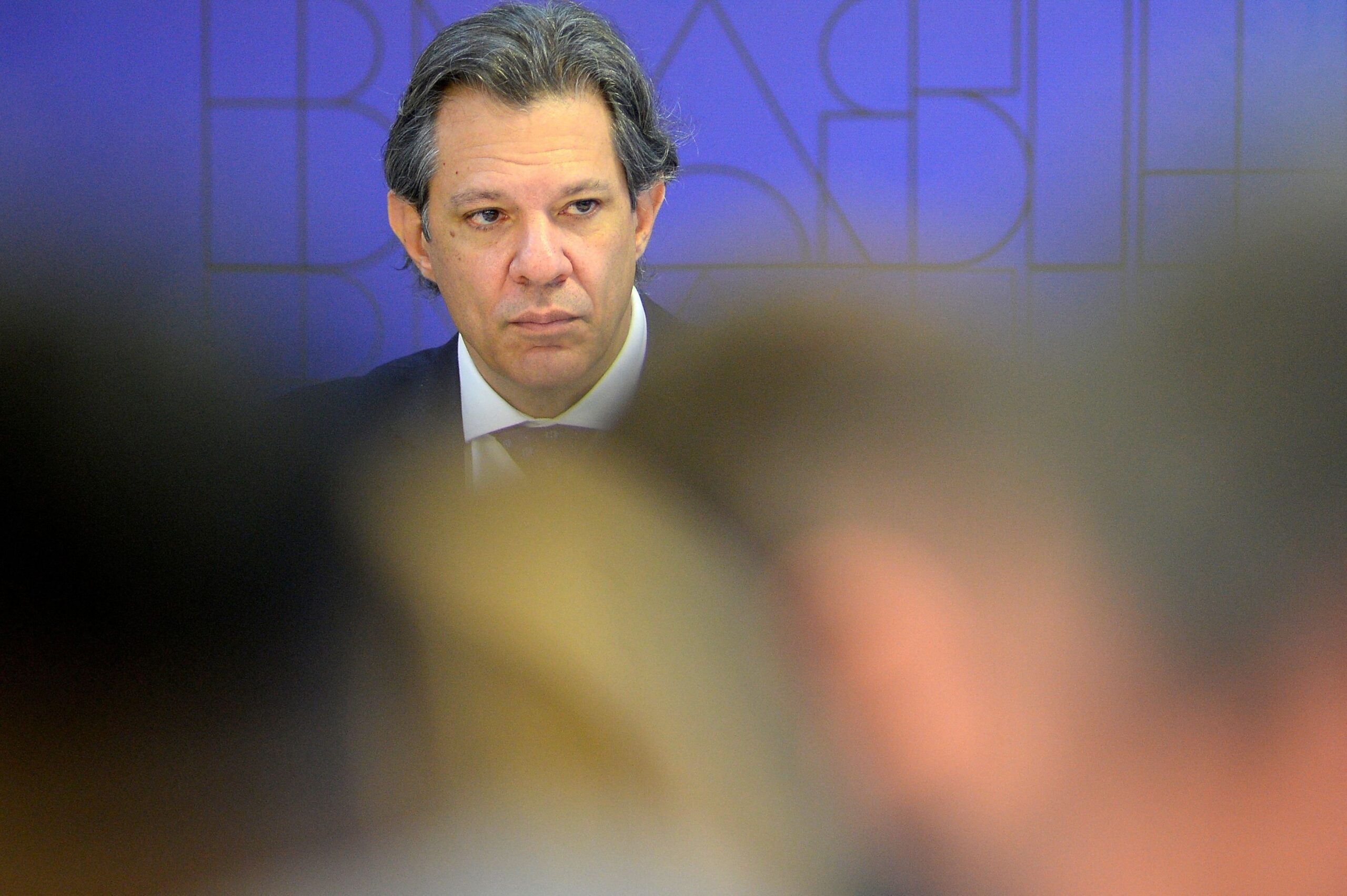 “Forçação boba”, critica Haddad ao responder questionamentos sobre pacote de cortes