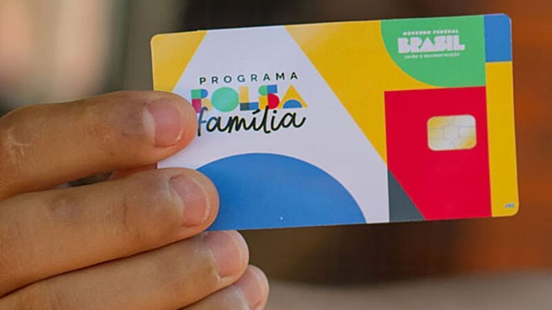 Superação de renda tira 1,3 milhão de famílias do Bolsa Família em 2024