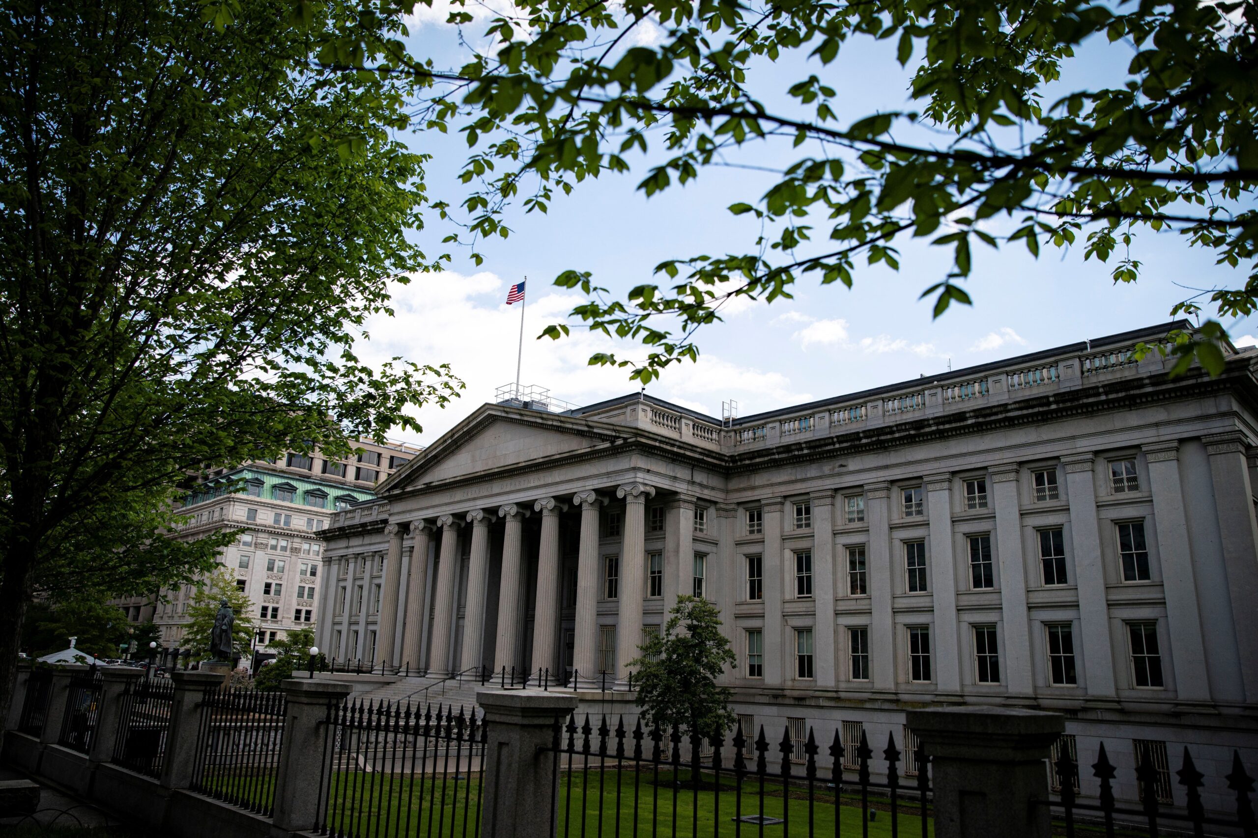 IA ajuda governo dos EUA a recuperar US$ 1 bi em fraudes financeiras em 2024