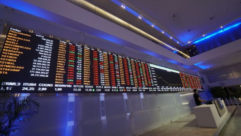 Ibovespa sobe 1,38% aos 132.495 pontos; dólar cai 0,59% – Jornal Advogado – Em Mato Grosso