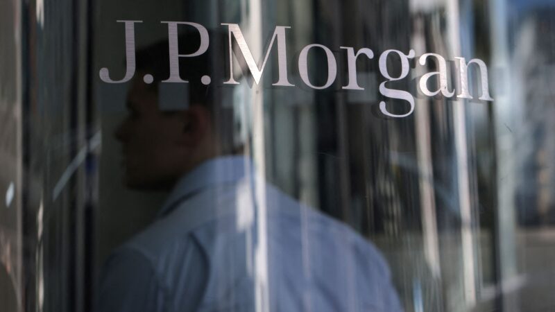 JPMorgan tem queda no lucro com provisões maiores para inadimplência