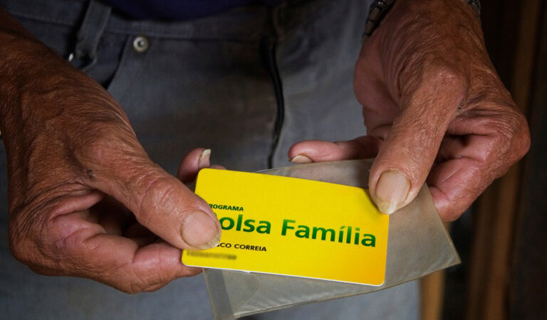 Bolsa Família 2025: veja datas para pagamento do benefício em janeiro