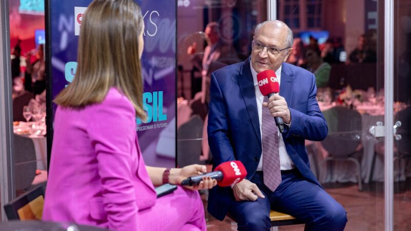 Lula está muito bem e já trabalhando, diz Alckmin ao CNN Talks