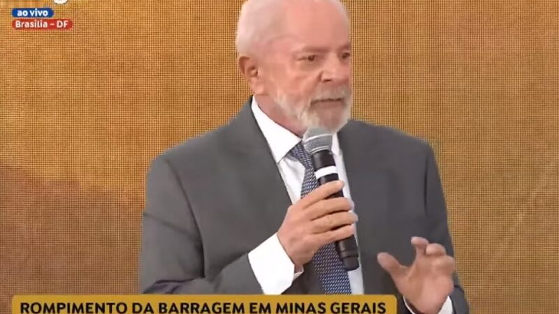 Lula faz 1ª aparição desde acidente e assina acordo para reparar os danos da tragédia de Mariana